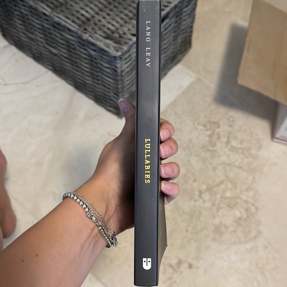 Lullabies by Lang Leav book - Picture 4 of 4